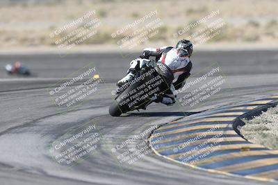 media/Dec-01-2025-Moto Forza (Mon) [[2daa91e15f]]/1-Advanced Group/Session 2 Turn 11 Backside/